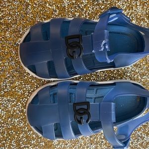 D&G kids sandals size 5 … worn once .. Dog bit on the strap